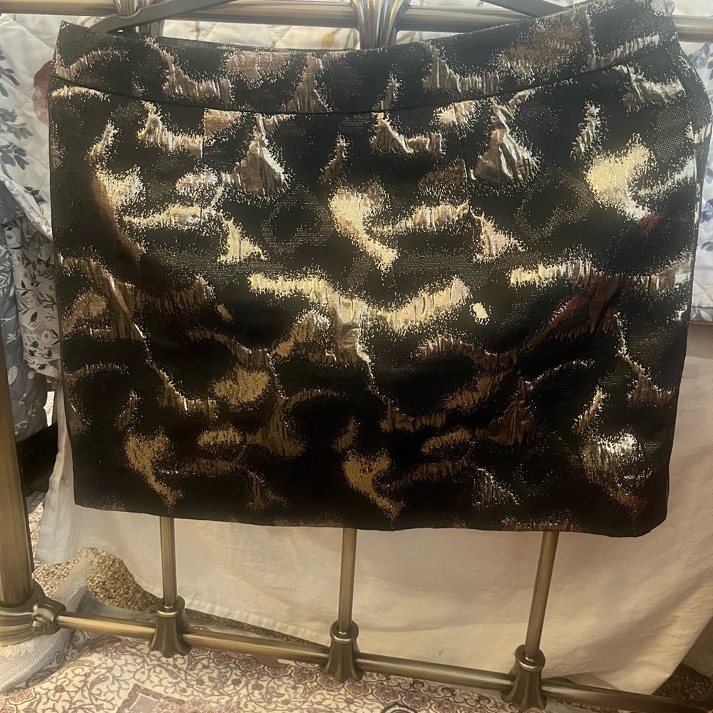 Forever 21 Black and Gold Patterned Skirt